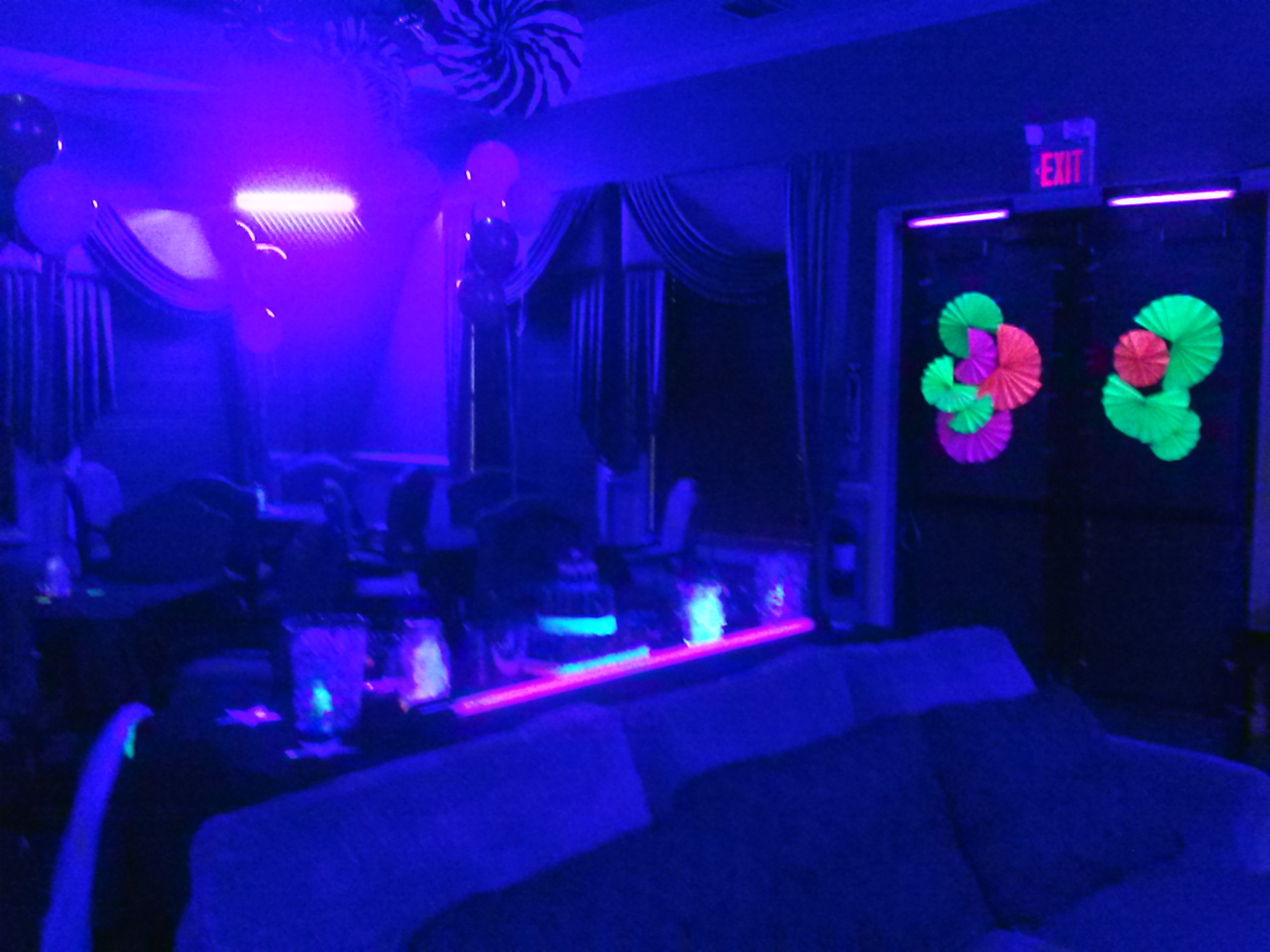 UV Black light hire- Make your party glow with our black light hire